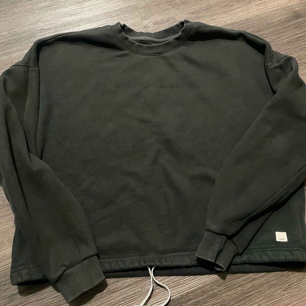 Vuori crew sweater